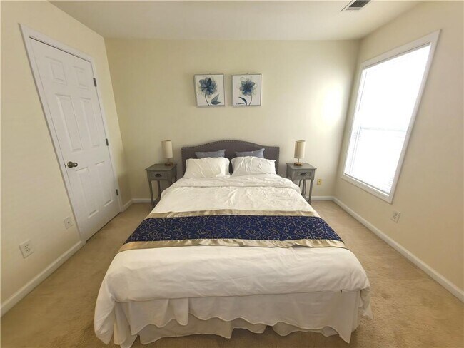 Building Photo - 3362 Briaroak Dr