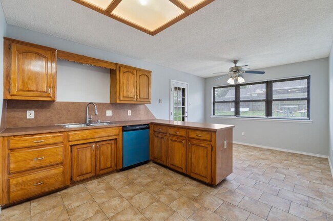 Building Photo - 8808 Timberlyn Way