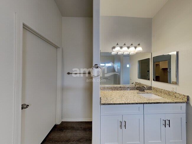 Building Photo - 16864 W Tasha Dr