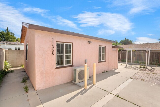 Building Photo - Acala Ave