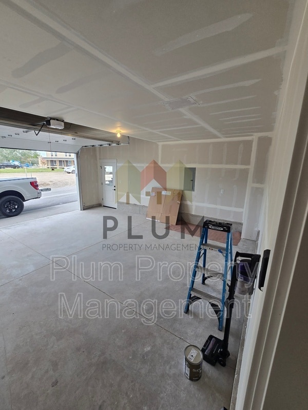 Building Photo - 2301 A Mary Jane Blvd