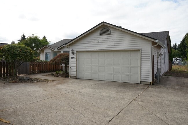 Primary Photo - 9907 NE 86th St