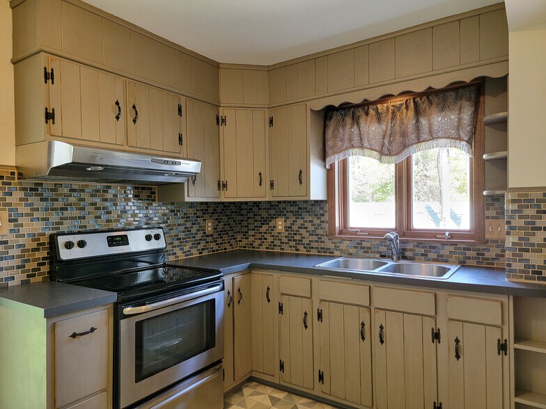 Building Photo - 125 Gerhart Ave