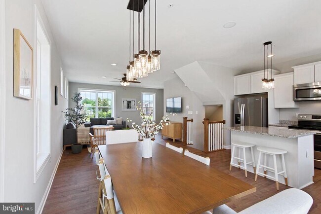 Building Photo - 12425 Jackson Ave