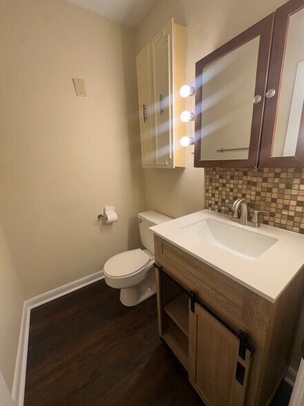 Building Photo - 330 Milburn Dr