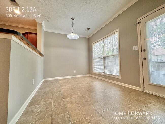 Building Photo - 605 Hopewell Park