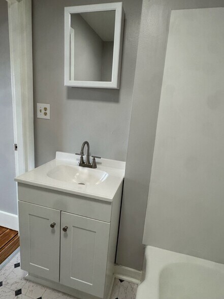 Building Photo - 58 Division St