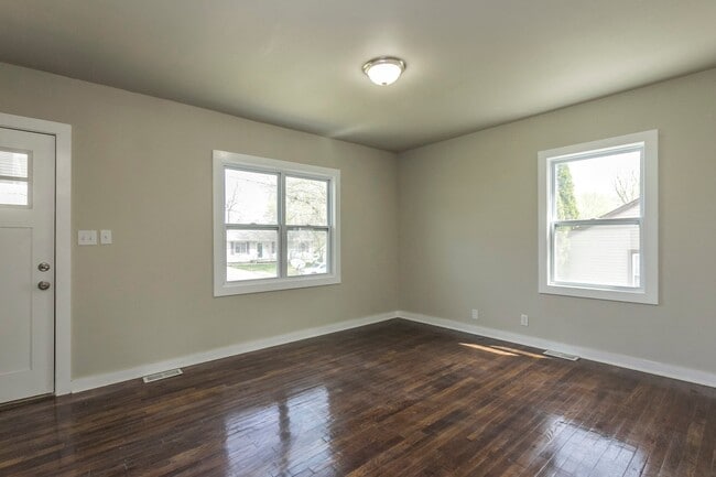 Building Photo - Adorable 2 bedroom 1 bath home