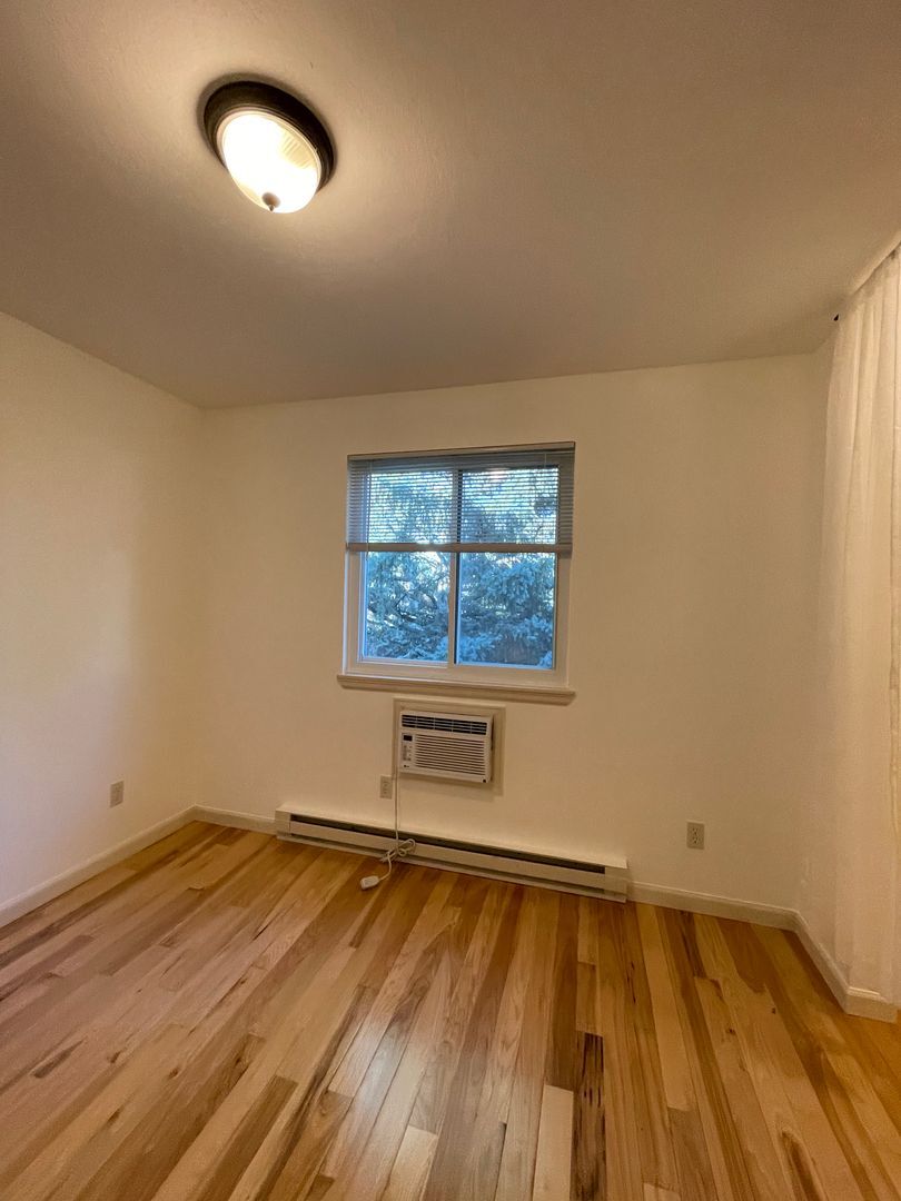 Building Photo - 1504 Pine St