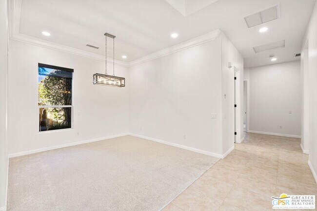 Building Photo - 4 Hillcrest Dr