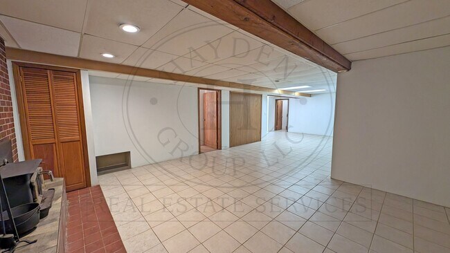 Building Photo - 13235 NW Pumpkin Ridge Rd