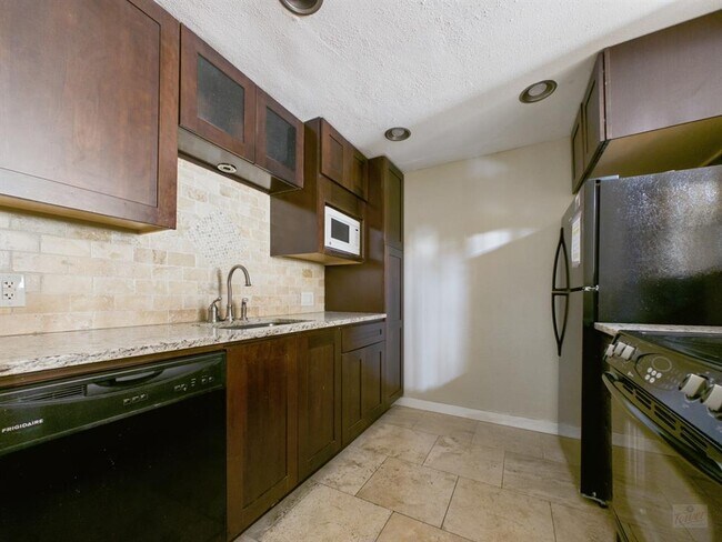Building Photo - 2529 Rio Grande St