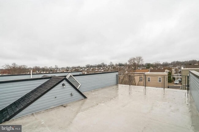 Building Photo - 1214 Roosevelt Dr