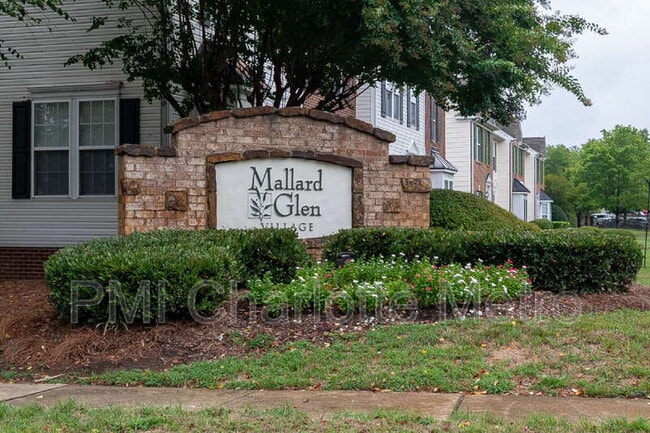 Building Photo - 9707 Mallard Glen Dr