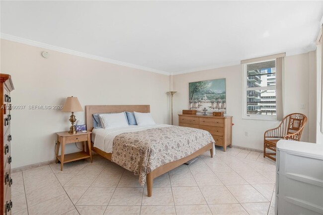 Building Photo - 245 18th St