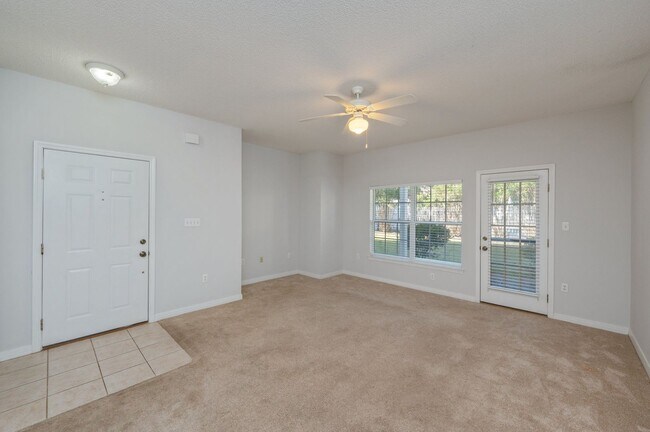 Building Photo - First Floor - The Oaks Unit!