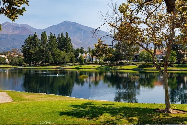 Building Photo - 225 Montana Del Lago Dr