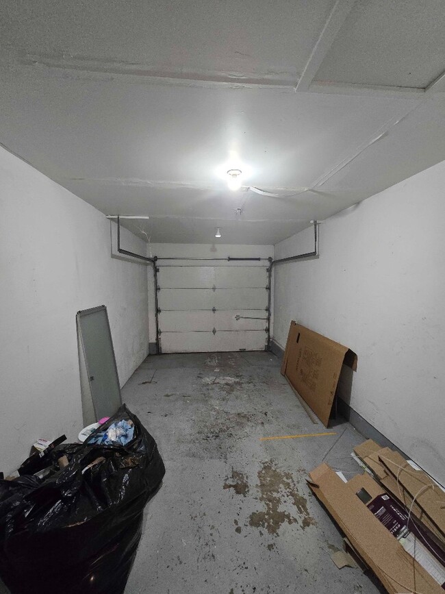 Building Photo - 1451 Cedar St