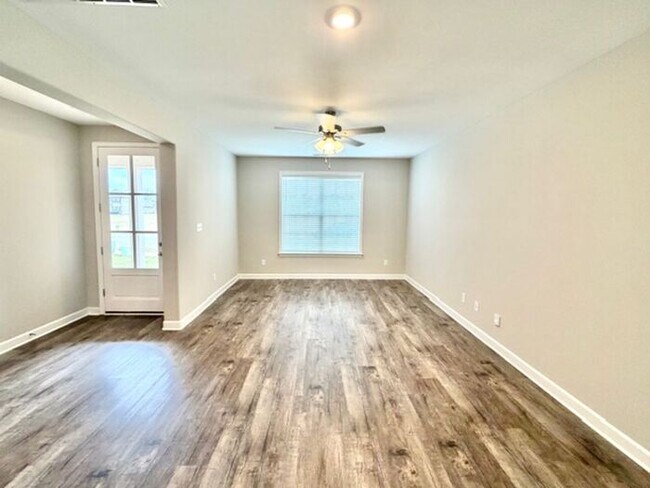 Building Photo - Now Leasing a 4-Bedroom 2.5 Home In Somerville, TN. Availalbe NOW!