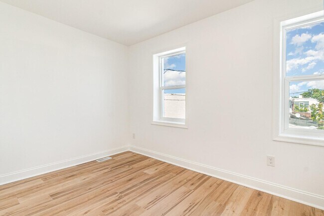 Building Photo - 727 N Collington Ave