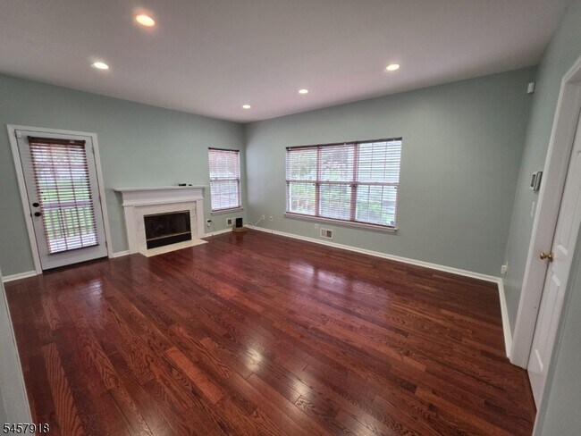 Building Photo - 36 Wexford Way