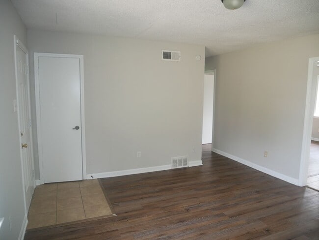 Building Photo - *****JUST REDUCED*****6010 Tulane Horn Lak...