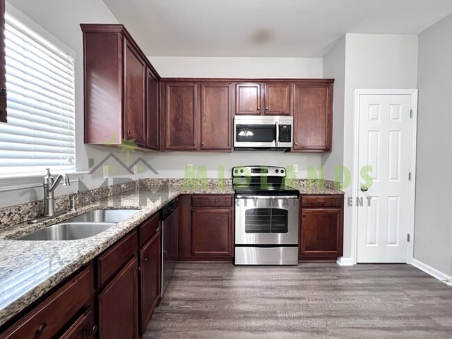 Building Photo - 112 Saluda Springs Ct