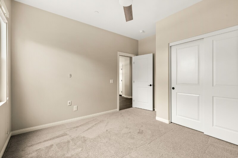 Building Photo - 2754 Overlook Point Dr