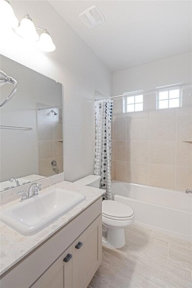 Building Photo - 2212 Dillon Pond Ln