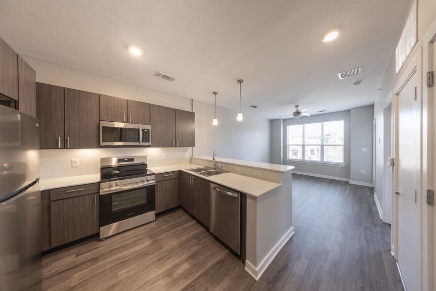 Building Photo - CUE at Aksarben Village