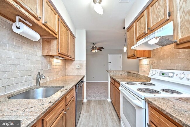 Building Photo - 5907 Noblestown Rd