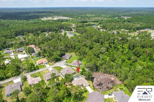 Building Photo - 13 Sleigh Bell Pl