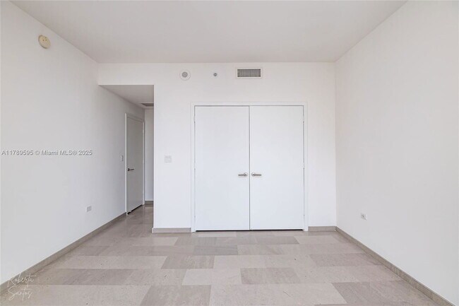 Building Photo - 88 SW 7th St