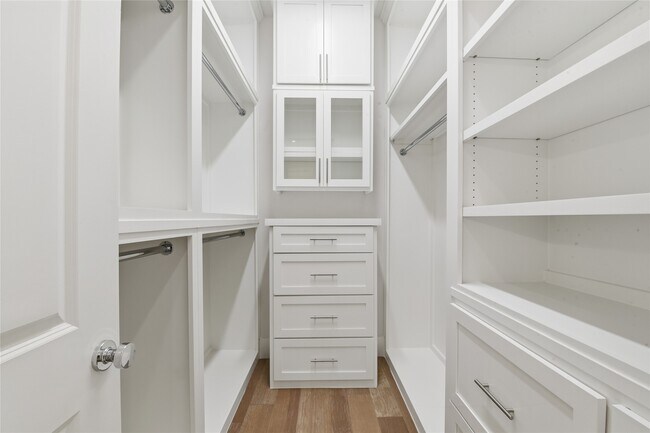 Building Photo - 1236 W 21st St