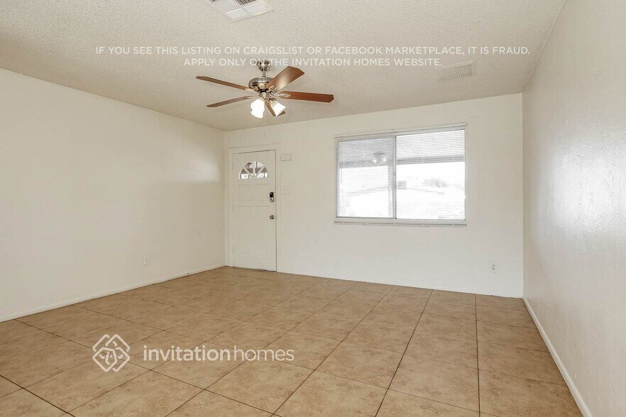 Building Photo - 3007 N 79th Dr