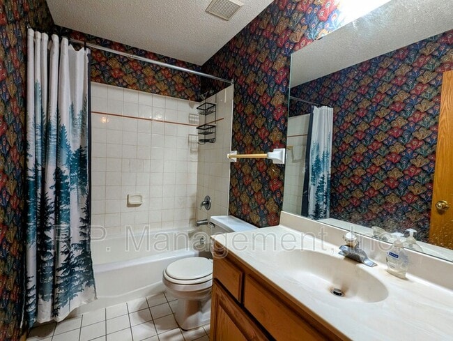 Building Photo - 12069 Wedgewood Dr NW