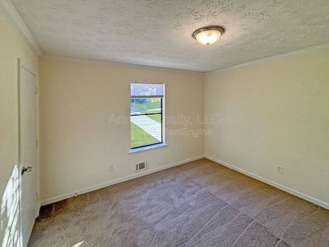 Building Photo - 3766 Saddle Ridge Dr SW