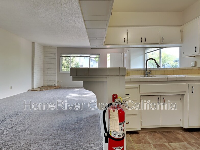 Building Photo - 5592 Keoncrest Cir