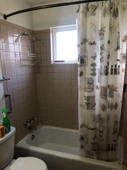 Building Photo - 420 Mesilla St SE