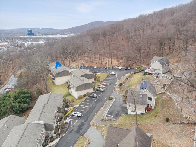 Primary Photo - 18 Pavilion Ridge Way