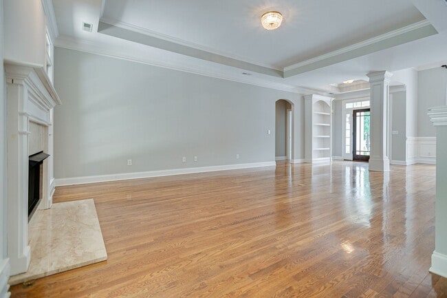 Building Photo - Beautiful Home in Willow Springs Just Minu...
