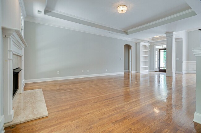 Building Photo - Beautiful Home in Willow Springs Just Minutes to Downtown Franklin