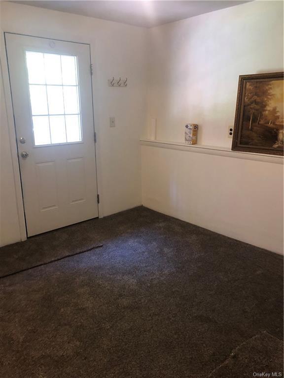 Building Photo - 40 Bluefields Ln