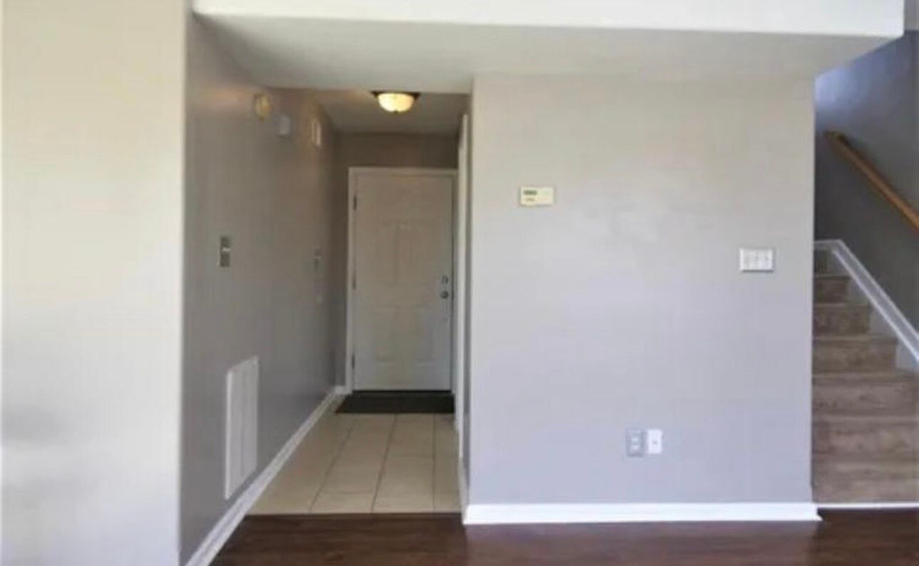 Building Photo - 428 Greathouse Dr