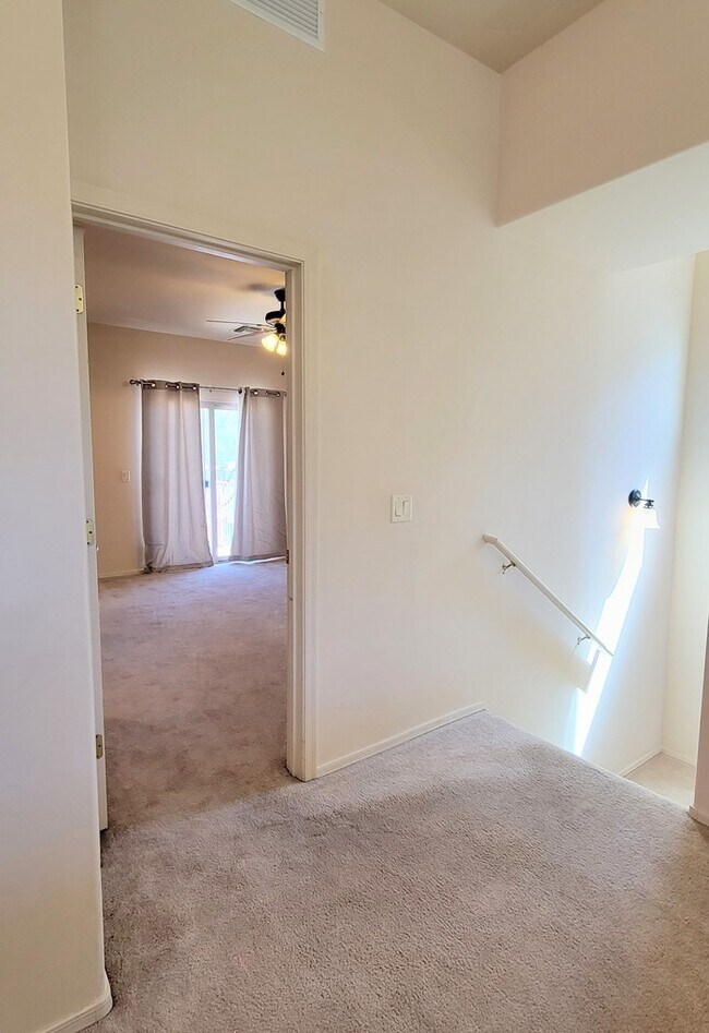 Building Photo - Pet friendly Civano home