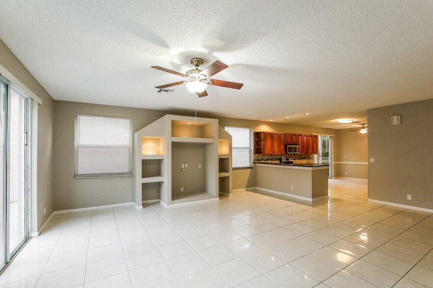 Building Photo - 4729 NW 115th Ave