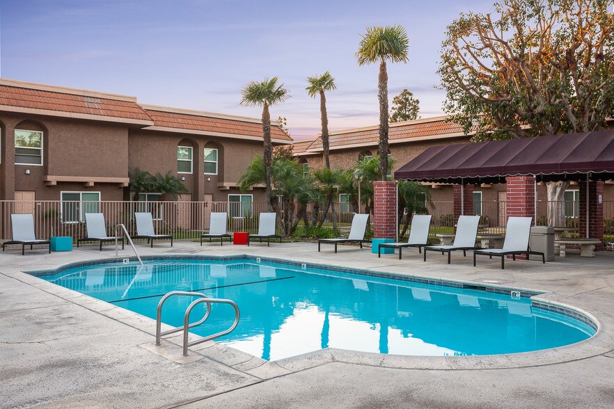 The Jackson Anaheim, CA Apartment Finder