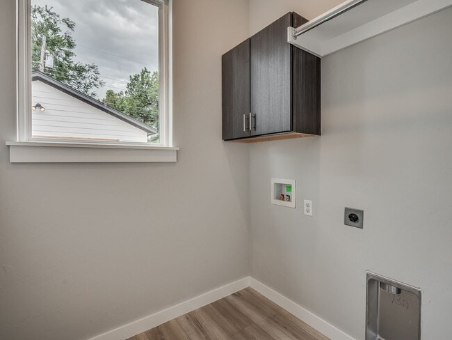 Building Photo - Spacious 4-Bedroom Home with Thoughtful De...