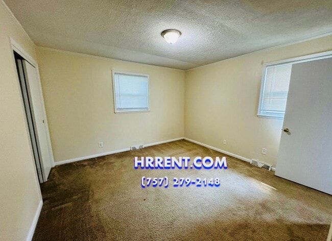 Building Photo - Beautiful 3 Bedroom 2.5 Bathroom Ranch Style Home located in the Northside area of Norfolk!