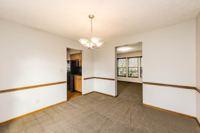 Building Photo - 6085 Tara Hill Dr